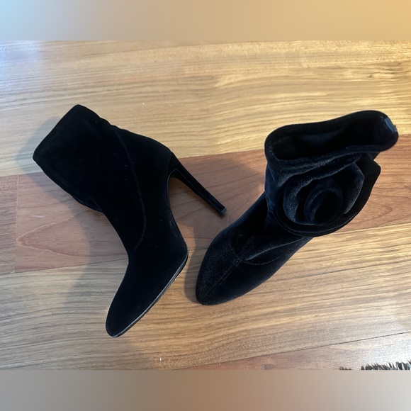 Guiseppe Zanotti Black velvet Rose bootie - Picture 5 of 6
